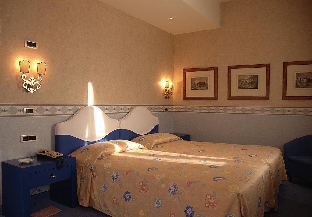 Hotel Colombia Trieste Habitación foto